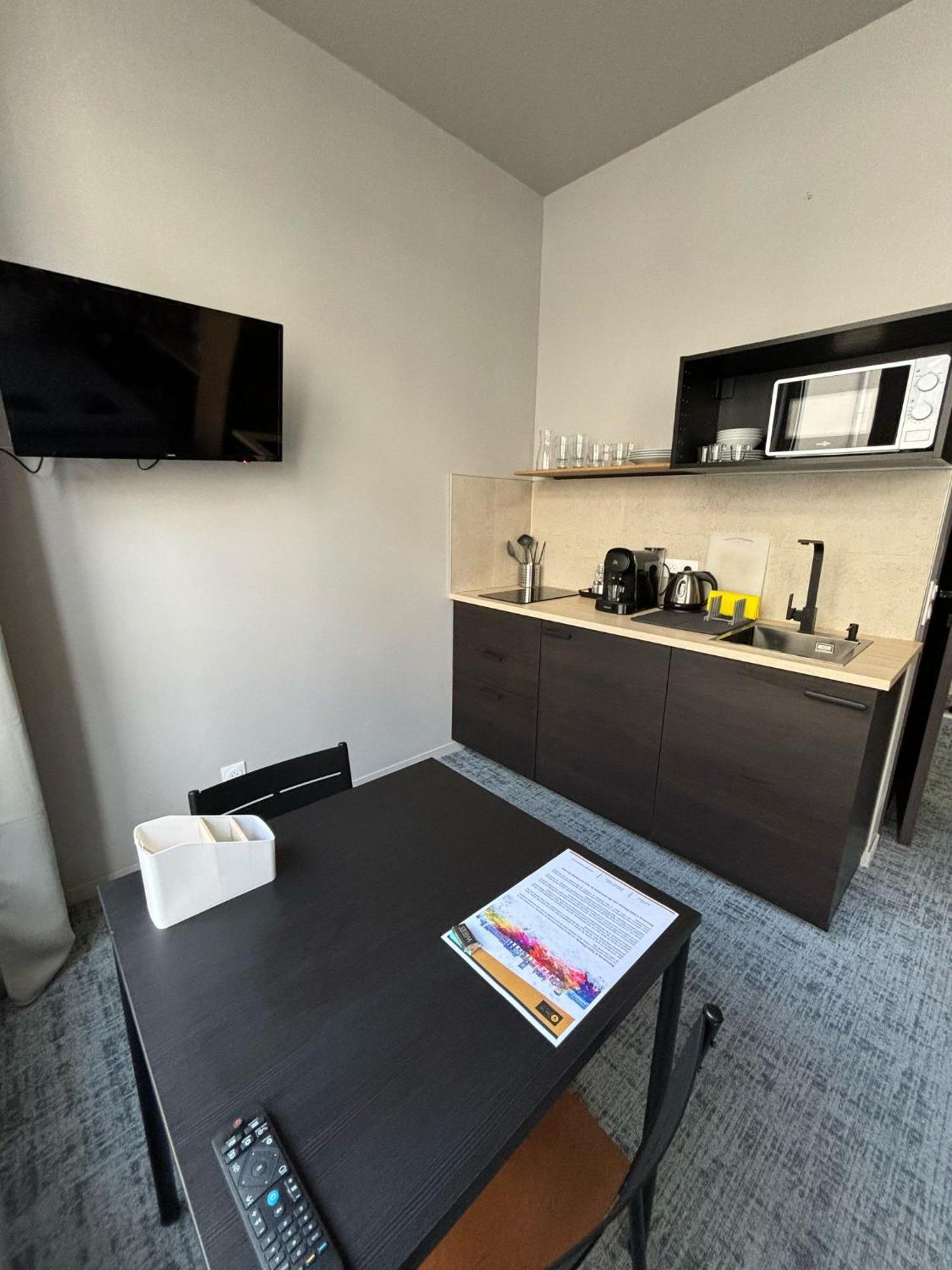 Le 12 Wifi Cosy Parking Gratuit Apartamento Saint-Etienne  Exterior foto